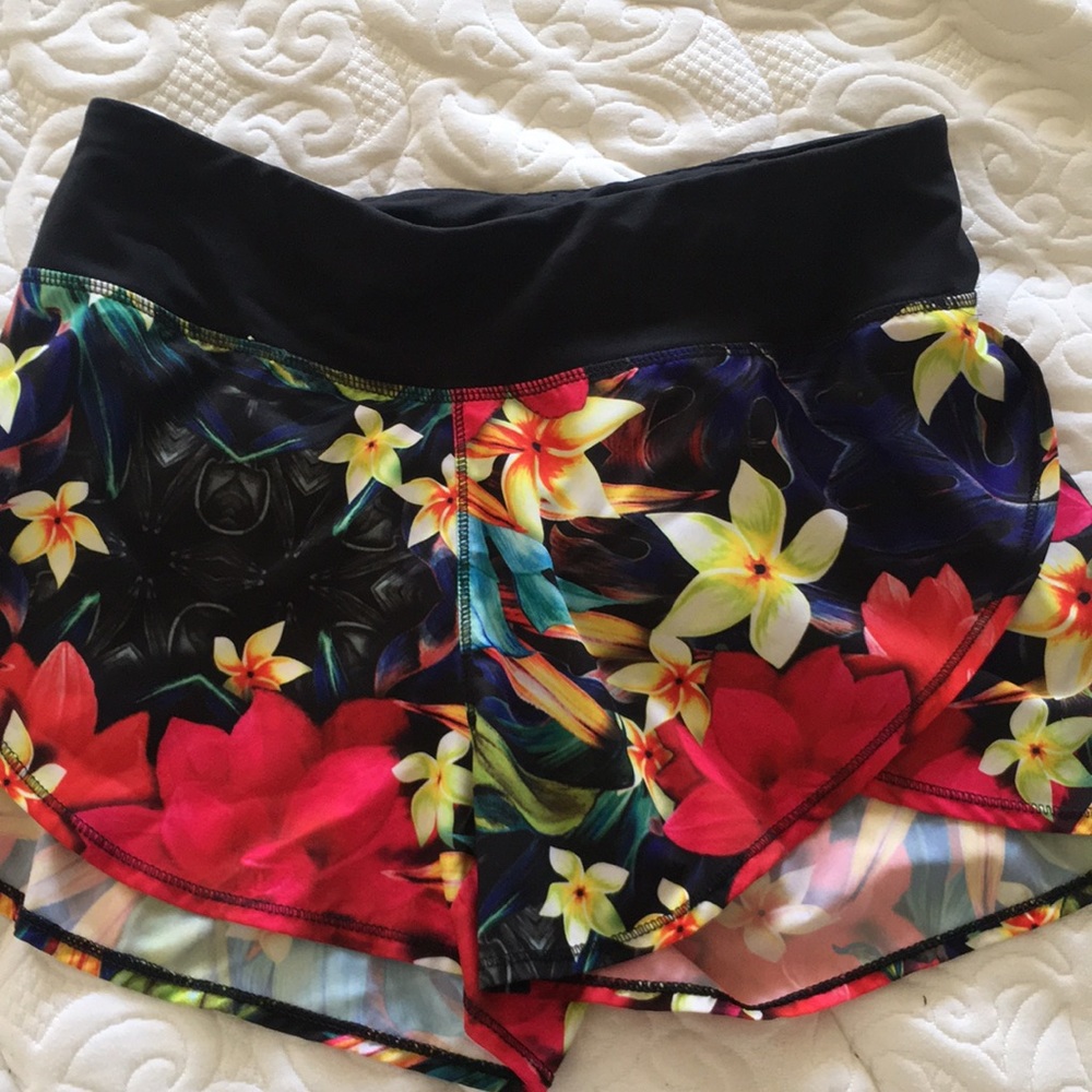 Calia by Carrie Underwood swim shorts